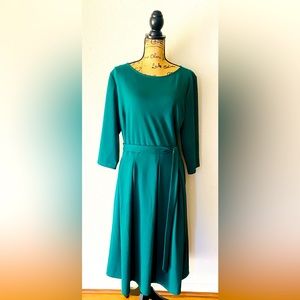 NWT EMERALD GREEN VF Show pleated dress 3X